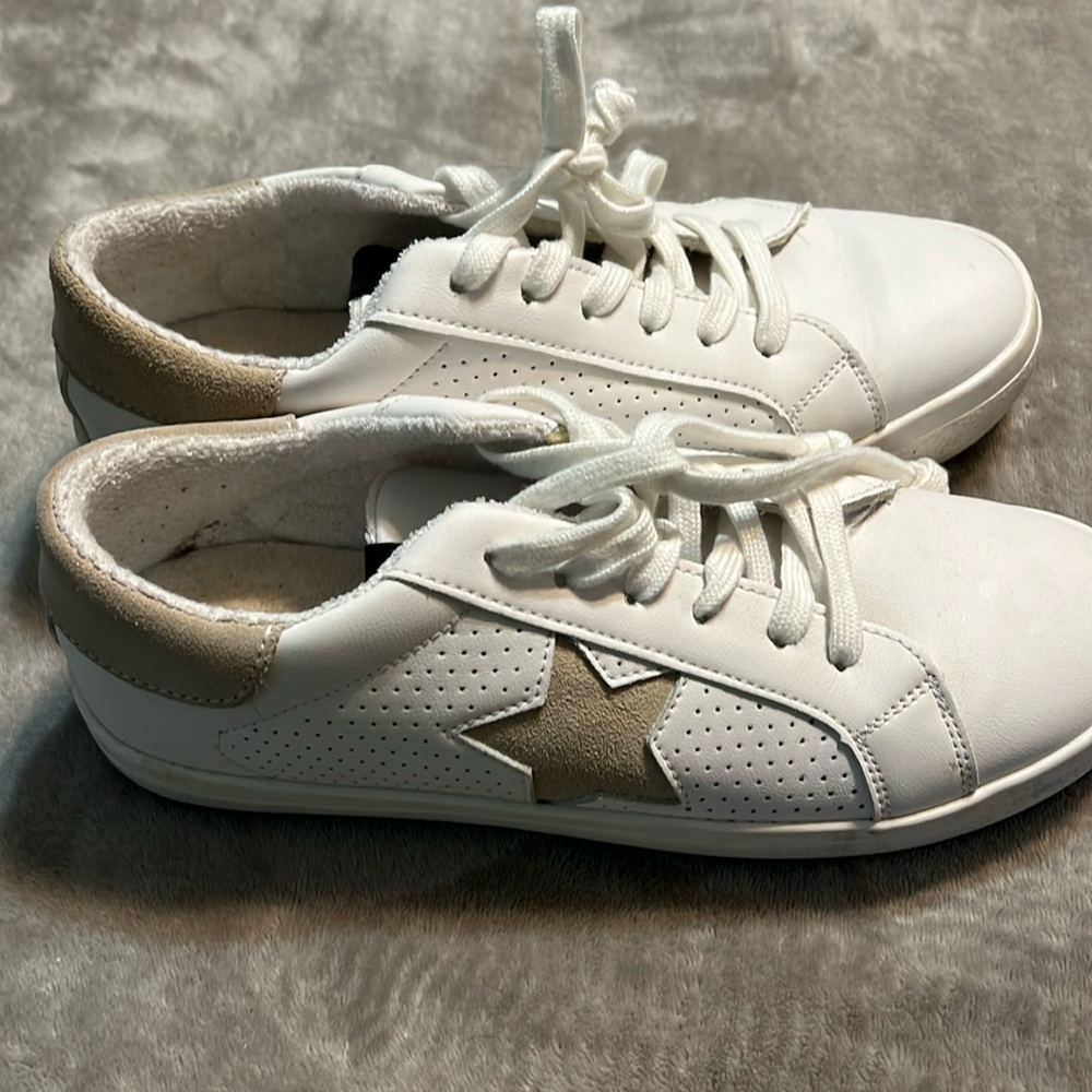 Steve Madden 9.5 leather lace up shoes